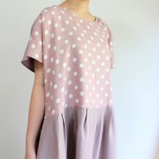 久しぶりにフレンチリネンをたっぷり使ったワンピースを作ってみて。しなやかさと肌触りの良さ絶品。を実感しました。