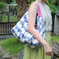 komofのバックってどんなバック？軽いバックがほしいの。