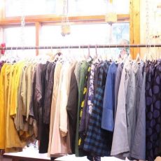 今年の秋冬の一押しは無地のコーデュロイのお洋服です！