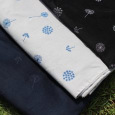 今年は、柄ではなくて刺繍のコーデュロイにほと目ぼれ。 今年は、柄ではなくて刺繍のコーデュロイにほと目ぼれ。