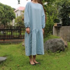 秋の茶色にぴったりなのがこのフレンチリネンの水色かな。