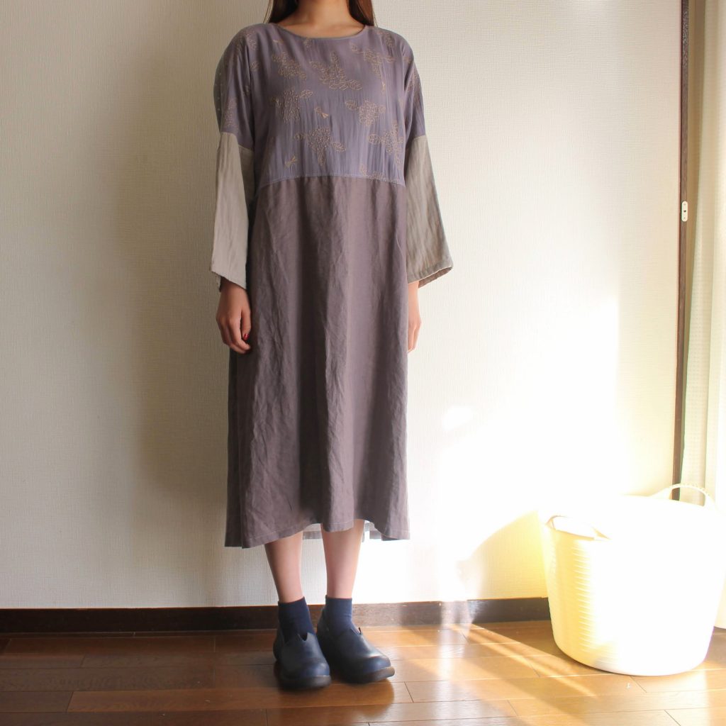 刺繍とガーゼのワンピース Komof Kamakura リネンやガーゼ 天然素材の手作りお洋服